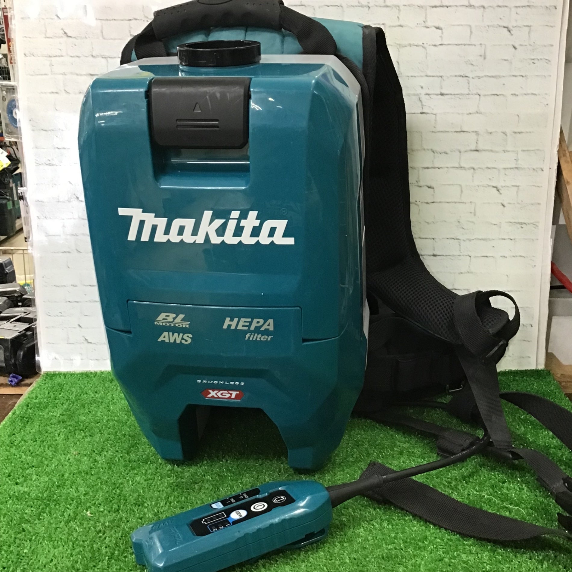 中古品】マキタ 40V 充電式背負集じん機 VC009GZ (バッテリ