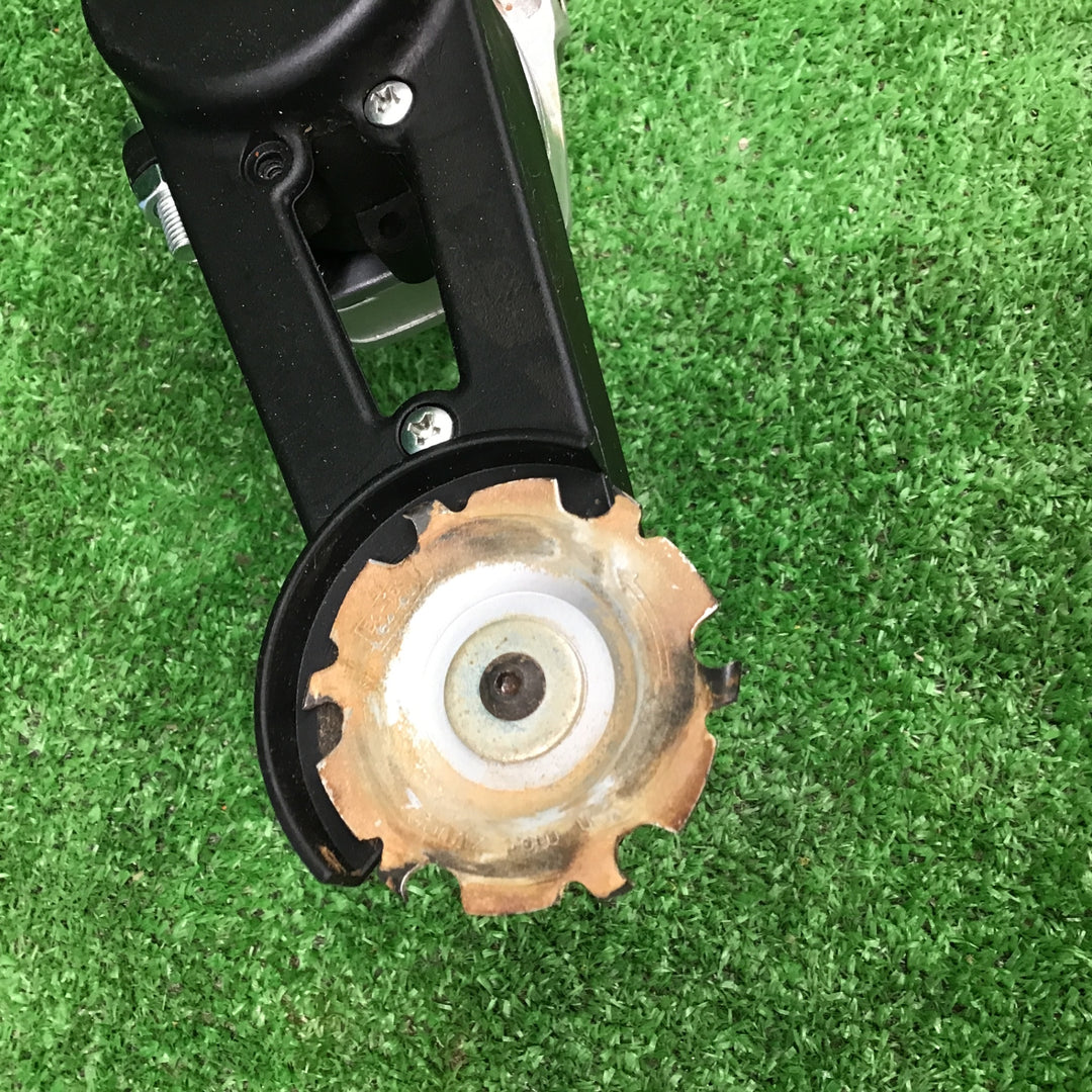 ☆マキタ(makita) 100mmディスクグラインダ 9533B 先端アタッチメント付き 【桶川店】