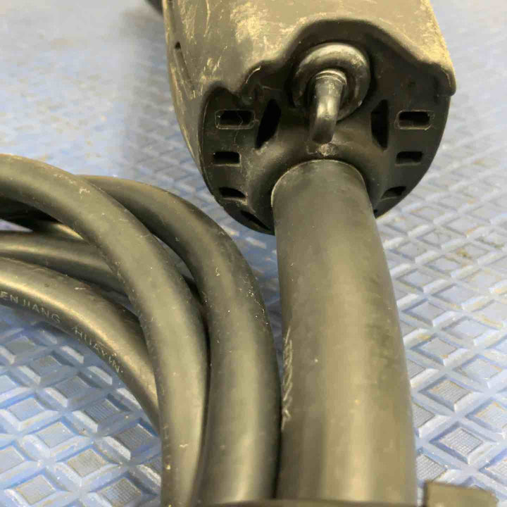 ☆マキタ(makita) 100mmディスクグラインダー GA4031【草加店】