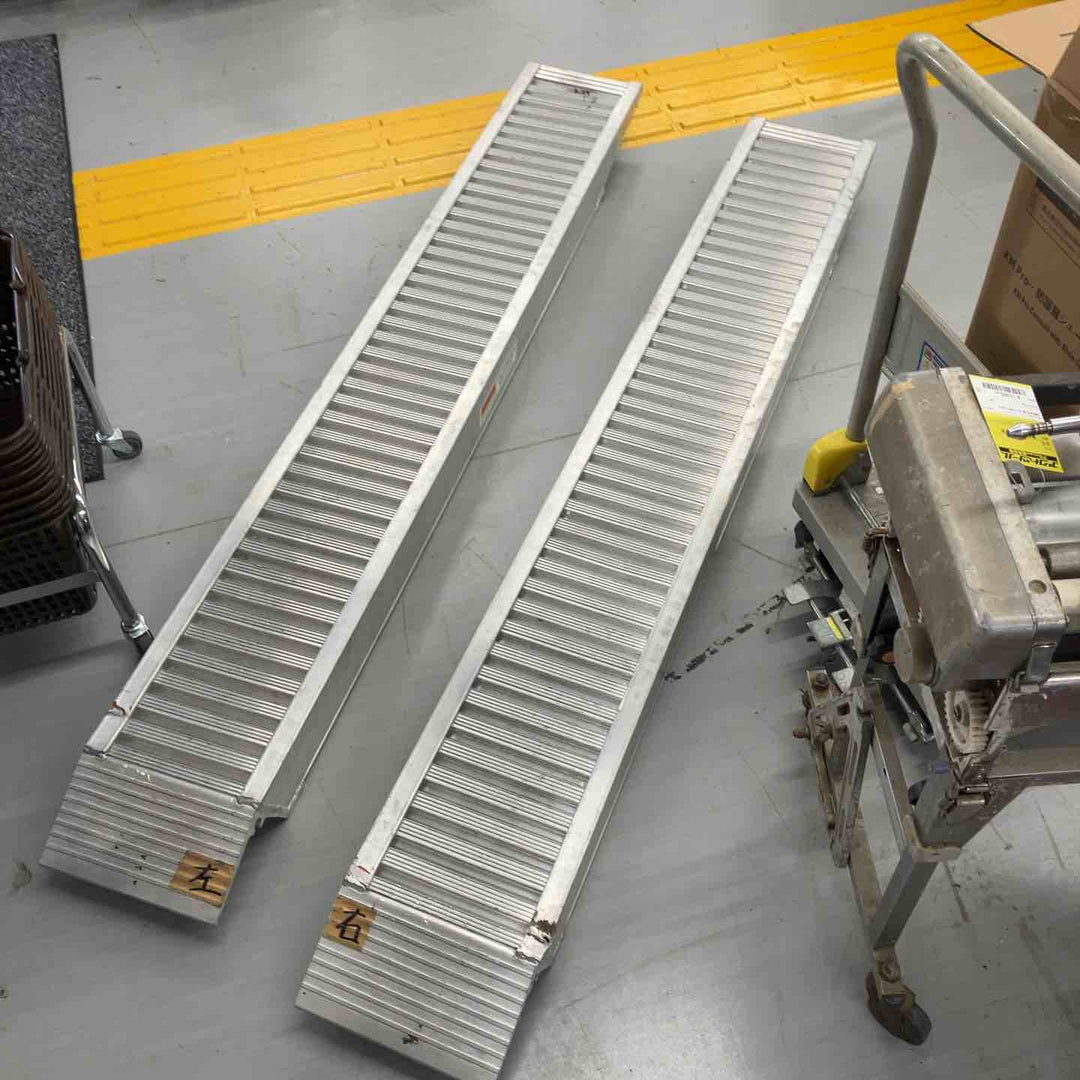 【店頭受取り限定】アルミラダーレール 2本組【戸田店】