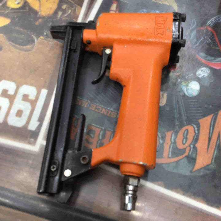 ◇マックス(MAX) 常圧ステープル用エアネイラ TA-20A/413J【草加店】