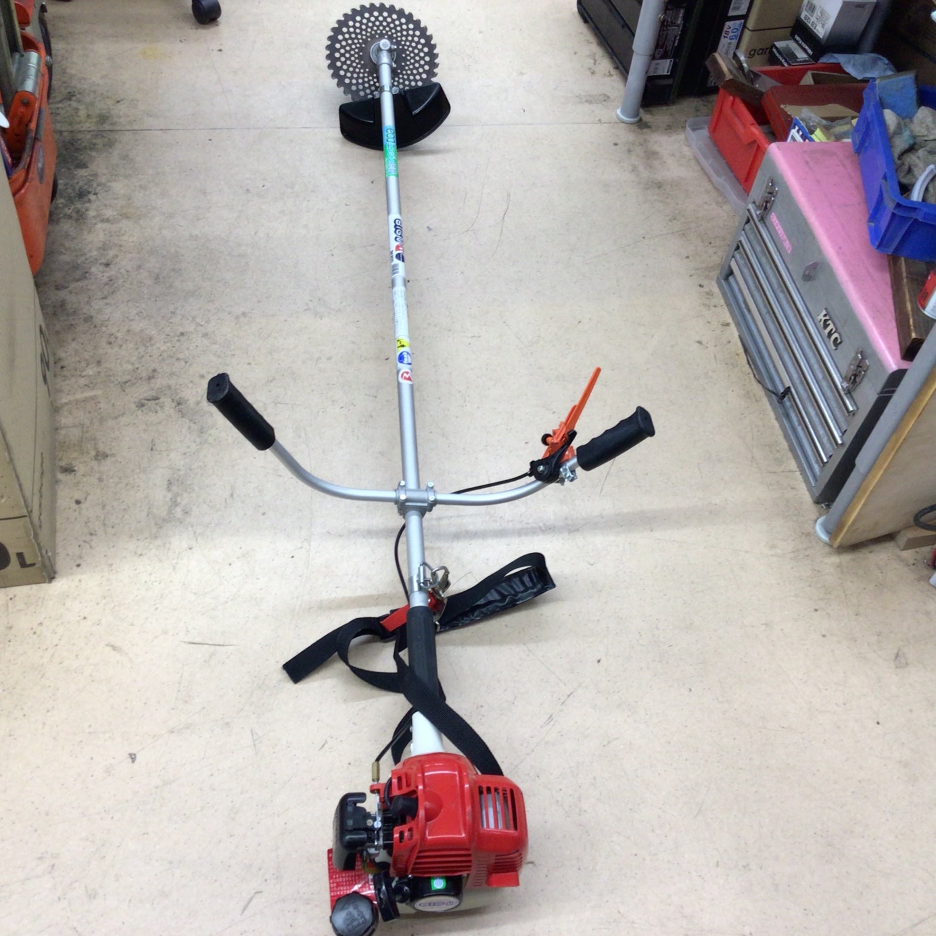 ☆お引き取り決まりました。☆草刈り機ビッグエムBK200 GSB-2000MDX-P 【お手入れスプレー付】 ミラクルバーディー