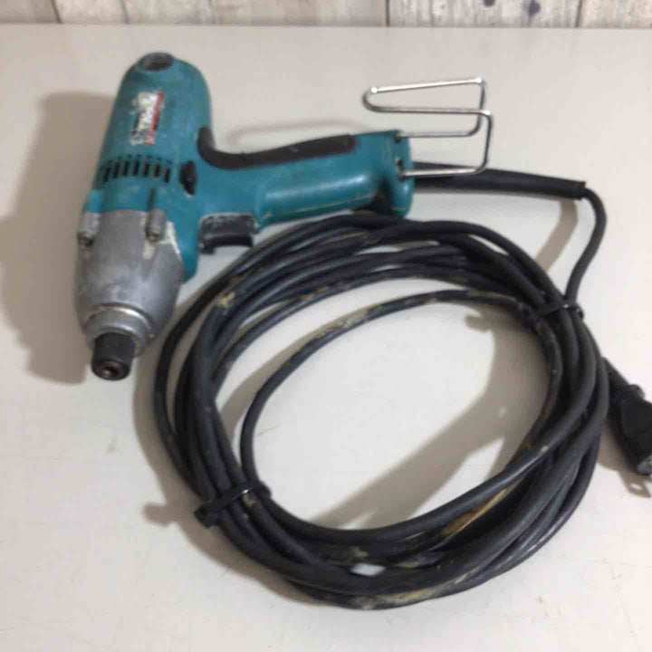 ◇マキタ(makita) インパクトドライバ 6952【戸田店】