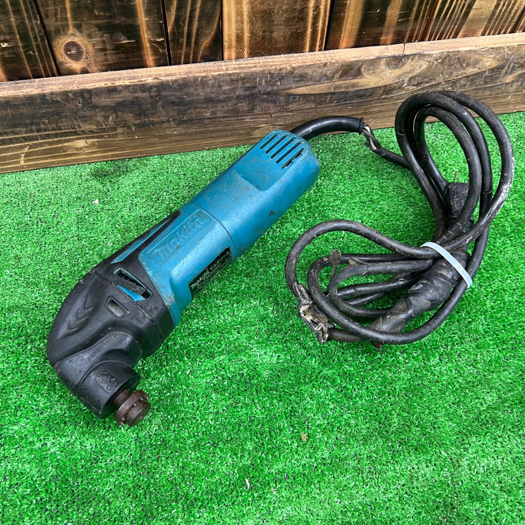 makita/マキタ マルチツール TM3000C 2台セット 電源コード破れ、テープ跡あり 刃物取付部サビあり(現状品)【桶川店】