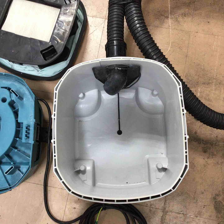 ★マキタ(makita) 集じん機 乾式 VC0830【草加店】