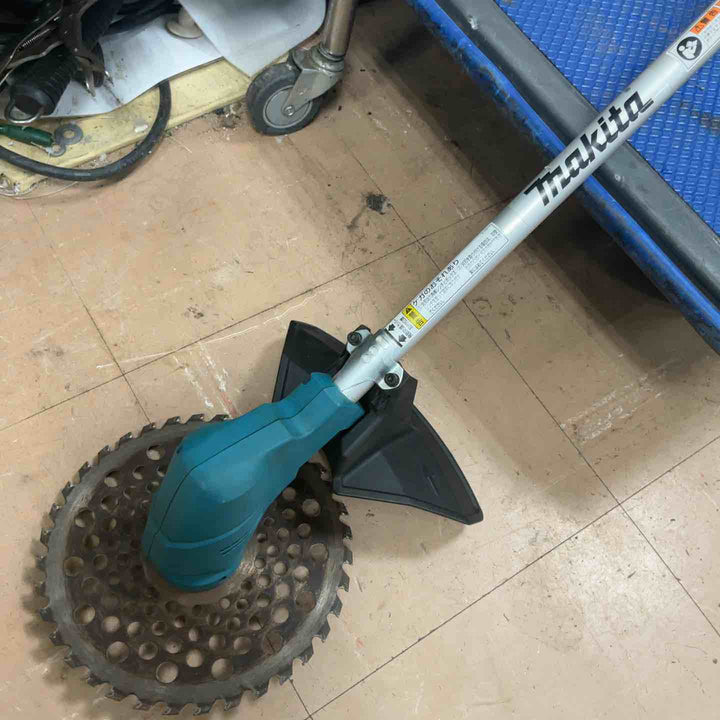 【店頭受取り限定】☆マキタ(makita) コードレス刈払機 MUR143UDZ 分割棹【草加店】