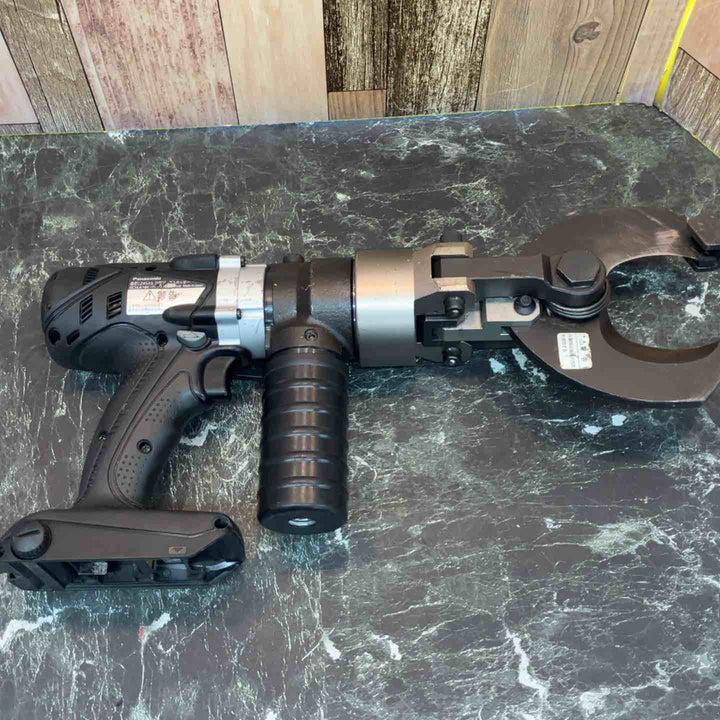 ★パナソニック(Panasonic) コードレスケーブルカッター EZ45A6K-B【八潮店】