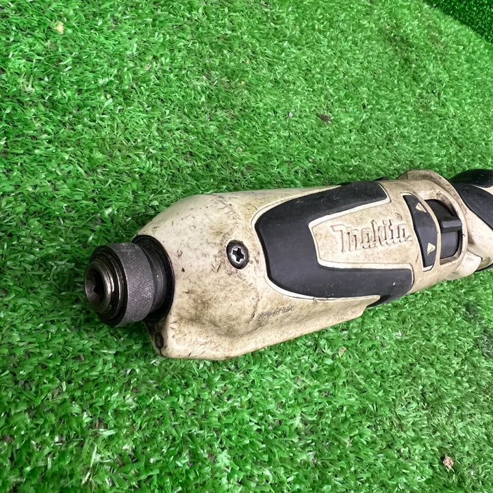 ☆マキタ(makita) コードレスペンインパクトドライバ TD021DSW ※※バッテリー、充電器各1個付き 汚れ大 【桶川店】