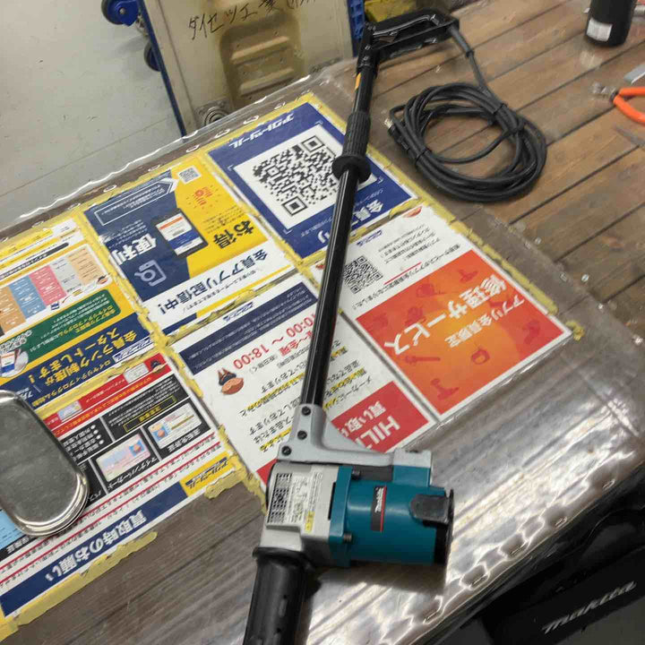 【店頭受取り限定】★マキタ(makita) 電動ケレン ロングハンドルタイプ HK1800L【戸田店】