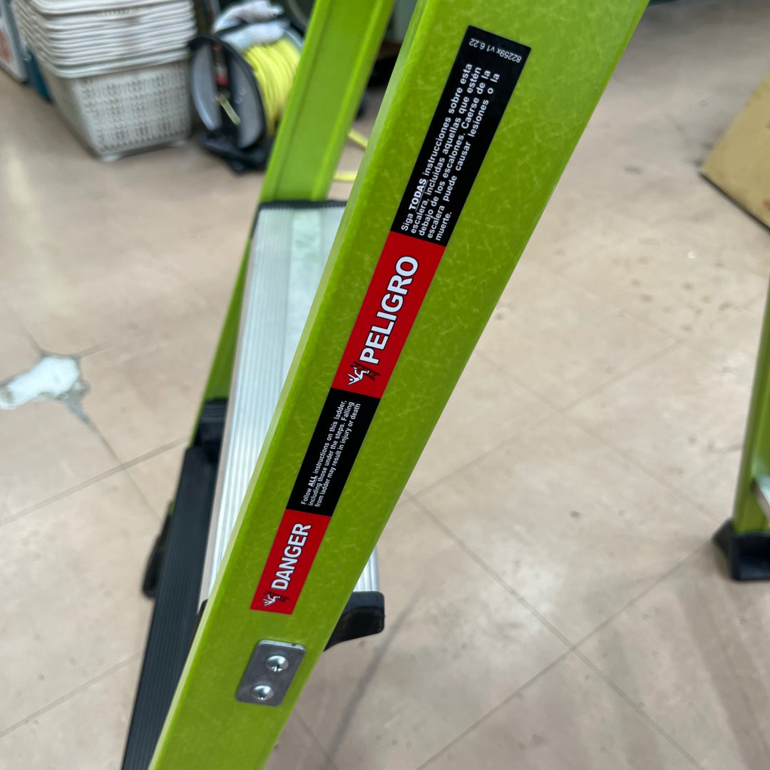 【店頭受取り限定】Little Giant マイティーライト 2.0 7FRP上わく付き 脚立  段数3 LG-15405 【草加店】