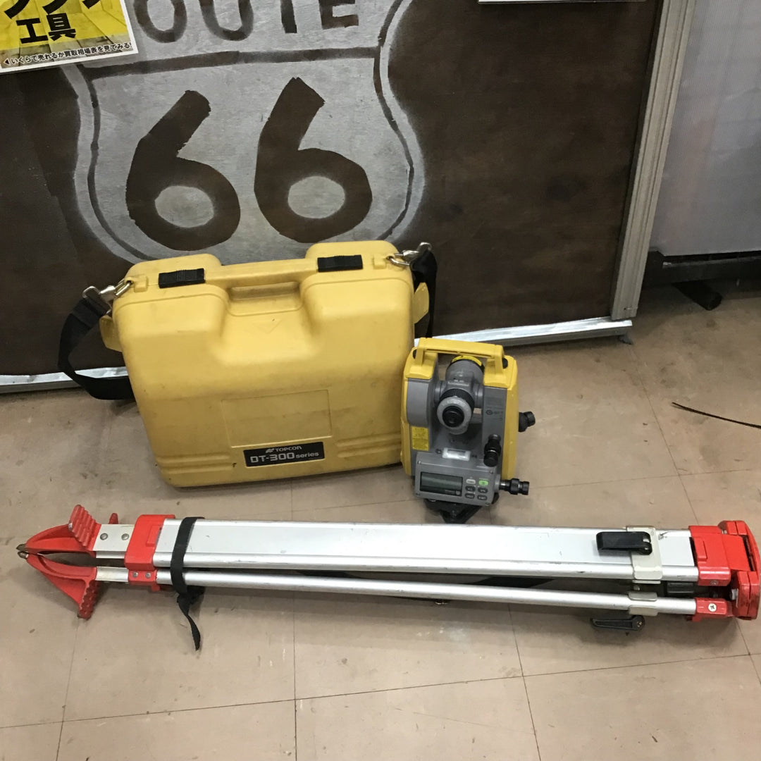 ▼ 【C2002137】トプコン セオドライト DT-300シリーズ 三脚付き【草加店】