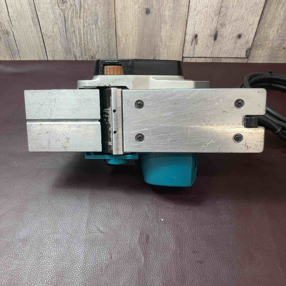 【中古品】 マキタ(makita) 電気カンナ KP0800A 82mm 【東大和店】