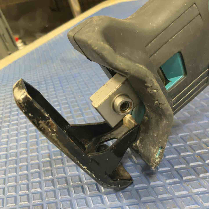 ★マキタ(makita) コードレスレシプロソー JR184DZ【草加店】