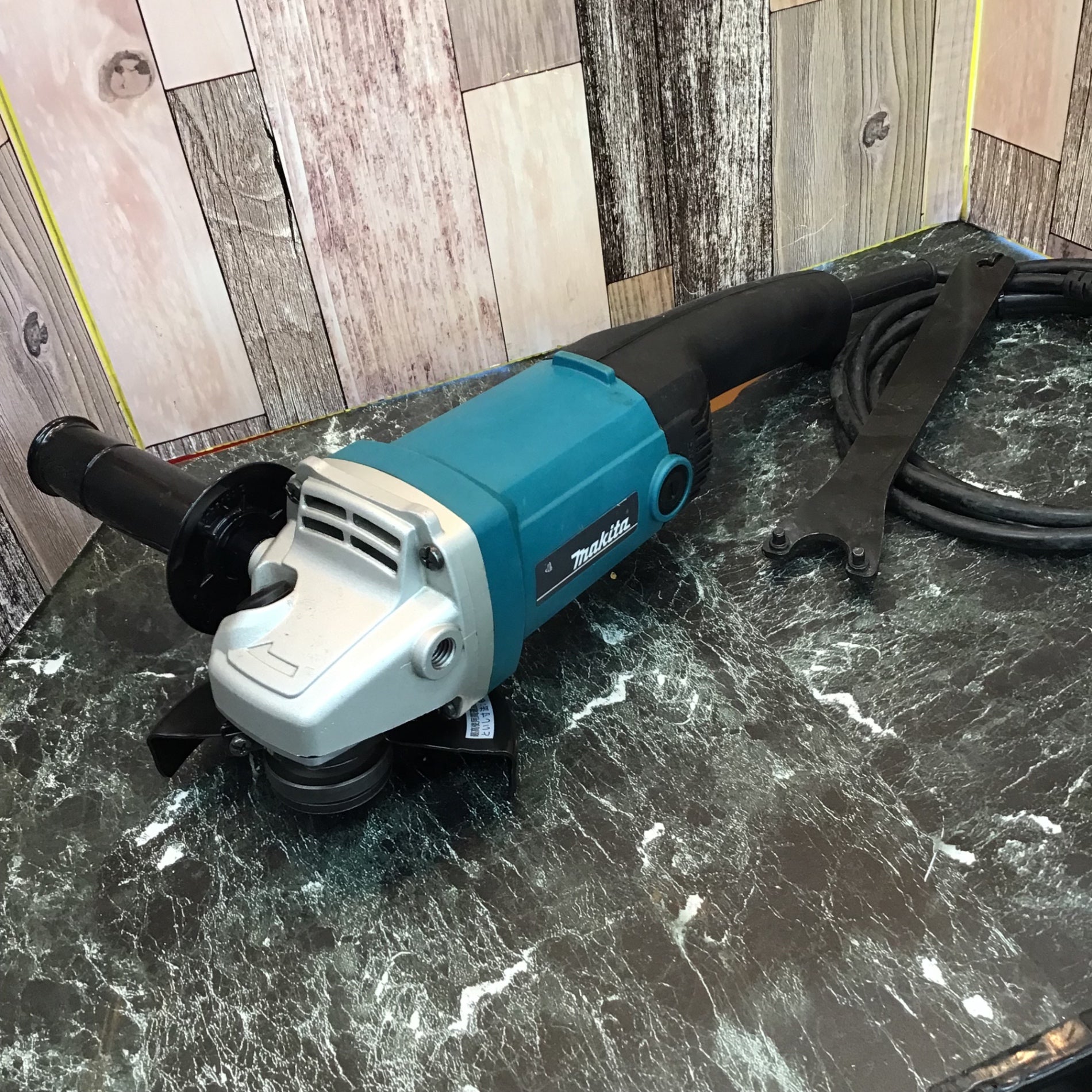 ○マキタ(makita) 125mmディスクグラインダー 9015B【八潮店】