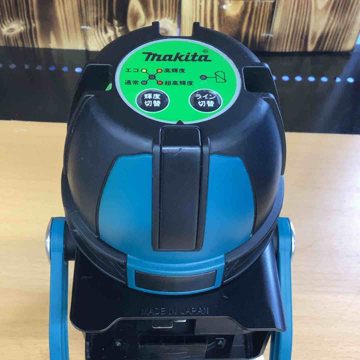 マキタ(makita)  コードレスグリーンレーザー墨出し器 SK312GDZN 本体のみ 矩・横・両縦  (SK312GDN) 10.8V 受光器付 耐衝撃 グリーン 大矩 ろく 高輝度 防滴 防じん 見やすい ガイドライン【越谷店】