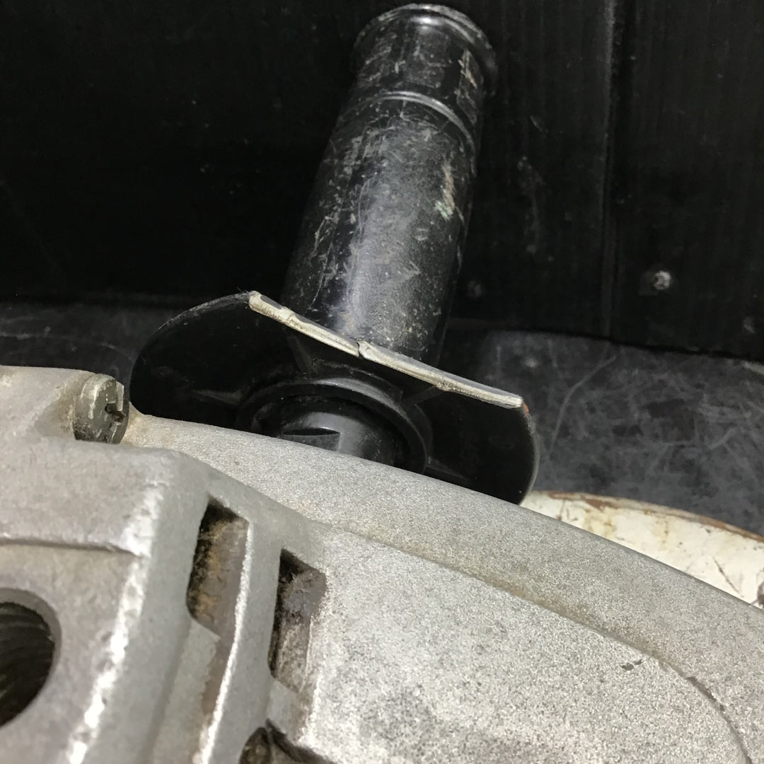 〇マキタ(makita) 180mmディスクグラインダー 9047L【草加店】