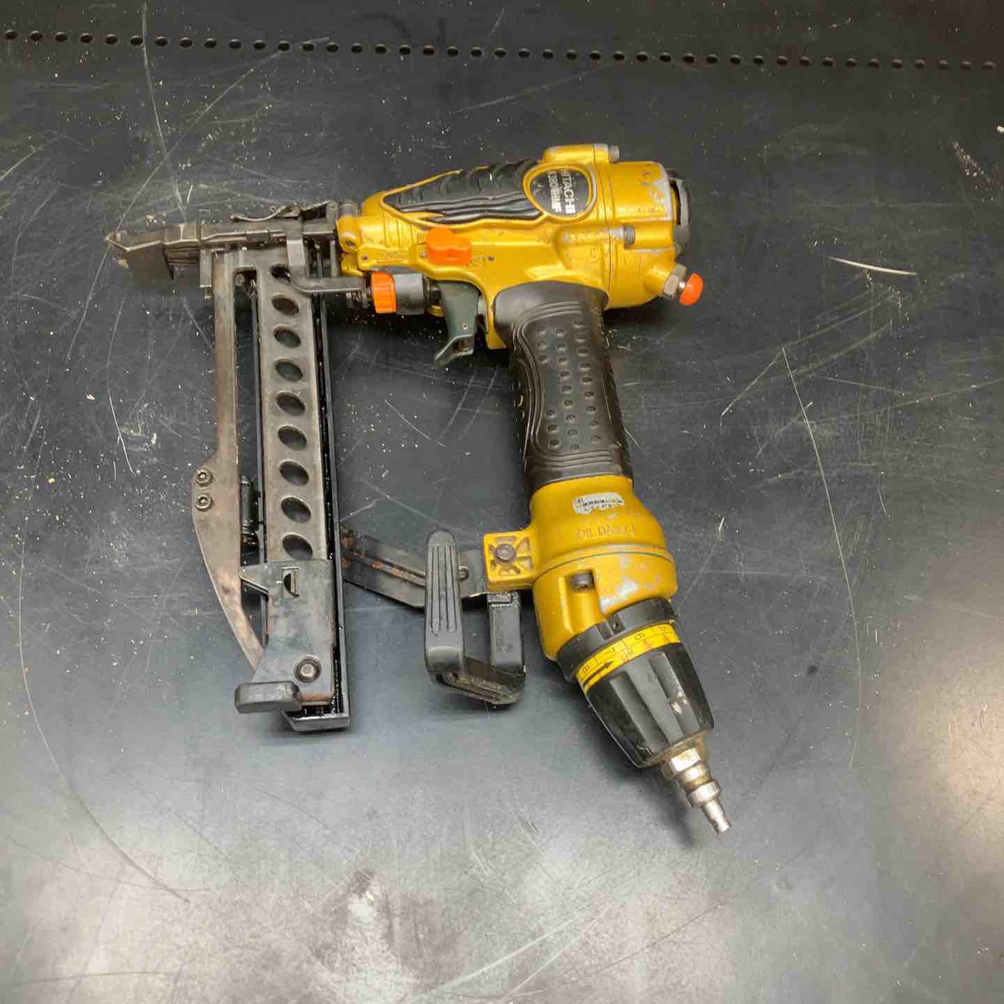 日立工機 N3804HMF 高圧フロアタッカ【野田愛宕店】【店頭取引限定】【中古】管理番号：IT098CCXO09F 中古品】ハイコーキ(HIKOKI ※旧:日立工機) 高圧フロアタッカ N3804HMF