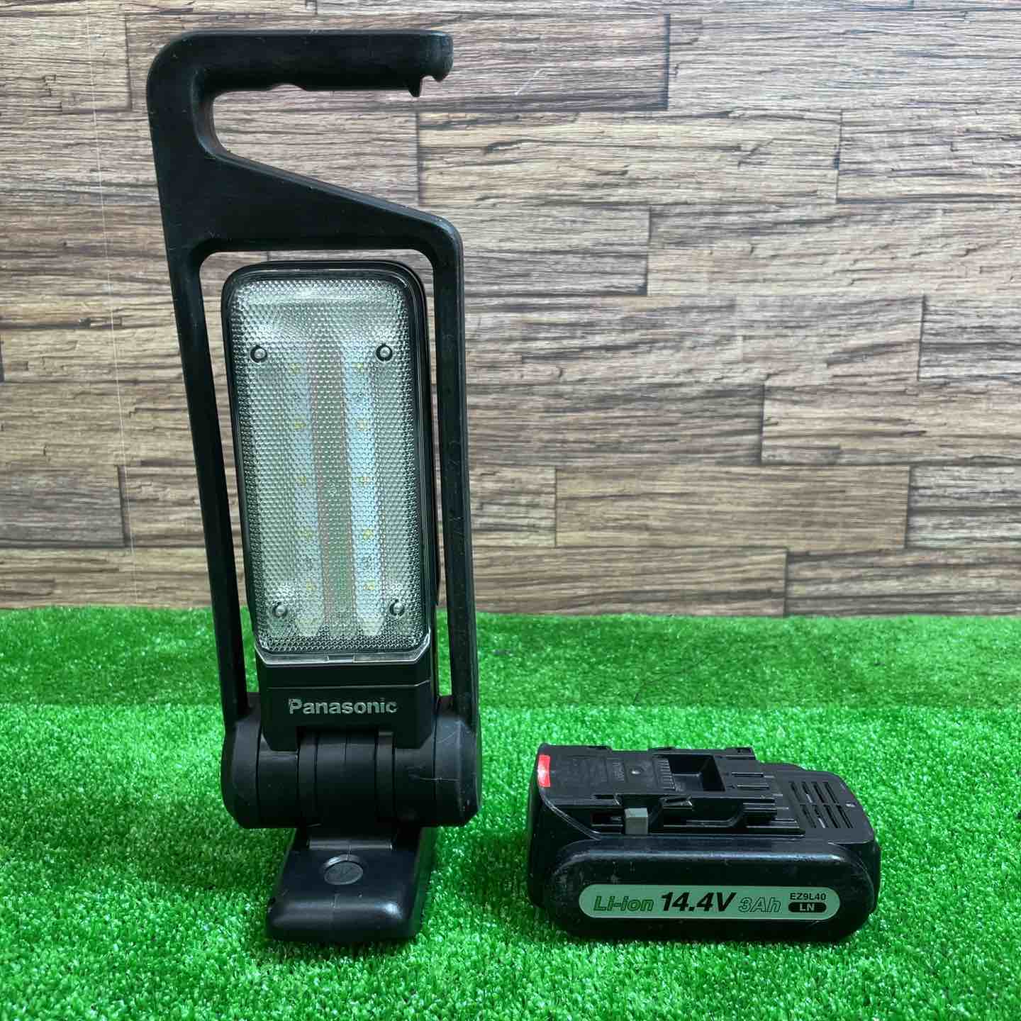 パナソニック 工事用充電LEDマルチ投光器 EZ37C3ブラック 3.0Ahバッテリー付【桶川店】 パナソニック 工事用充電LEDマルチ投光器 EZ37C3ブラック 3.0Ah