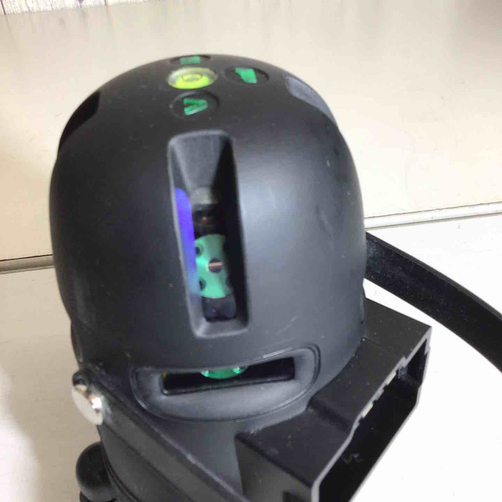 【中古品】◇VOICE レーザー墨出し器 フルライングリーンレーザー Model-G8 バッテリー2個 受光器三脚なし【戸田店】