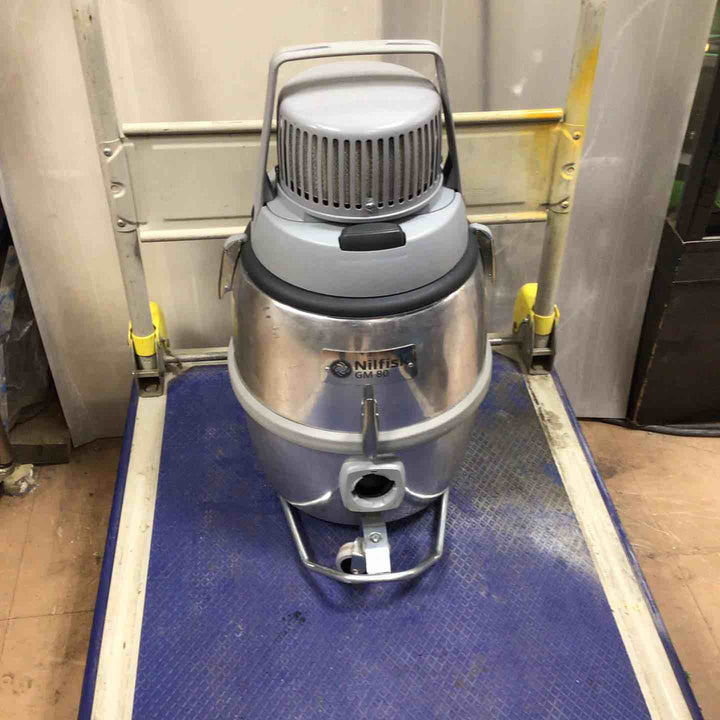 ◇ニルフィスク(Nilfisk) 真空掃除機 GM80【草加店】