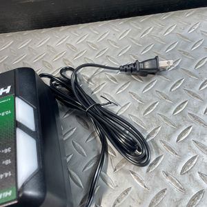 最新! HiKOKI/ハイコーキ 10.8V/14.4/18V/36V 2ポート急速充電器/USB充電端子付 UC18YDML【草加店】