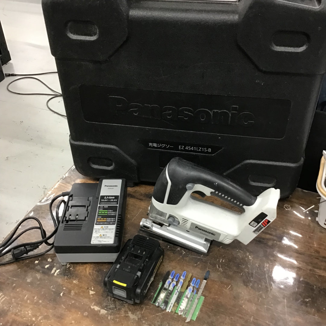 〇パナソニック(Panasonic) コードレスジグソー EZ4541LN1S-B(黒)【戸田店】