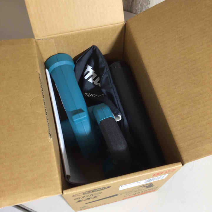 ★マキタ(makita) コードレスブロワ UB185DZ【戸田店】