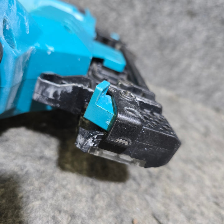 【中古品・40V 2.5Ahバッテリ付き!】マキタ(makita) コードレスフィニッシュネイラ FN001GZ【桶川店】