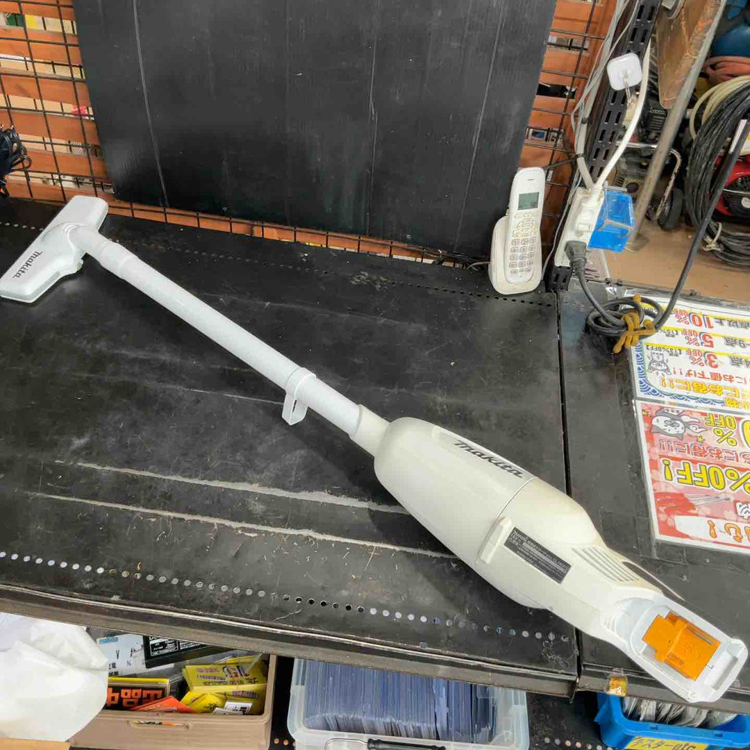 ◇マキタ(makita) コードレスクリーナー CL180FDRFW【草加店】
