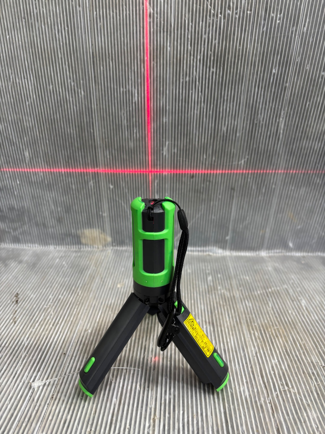 〇パナソニック(Panasonic) レーザー墨出し器 墨出し名人 十字・地墨 BTL1100G【草加店】