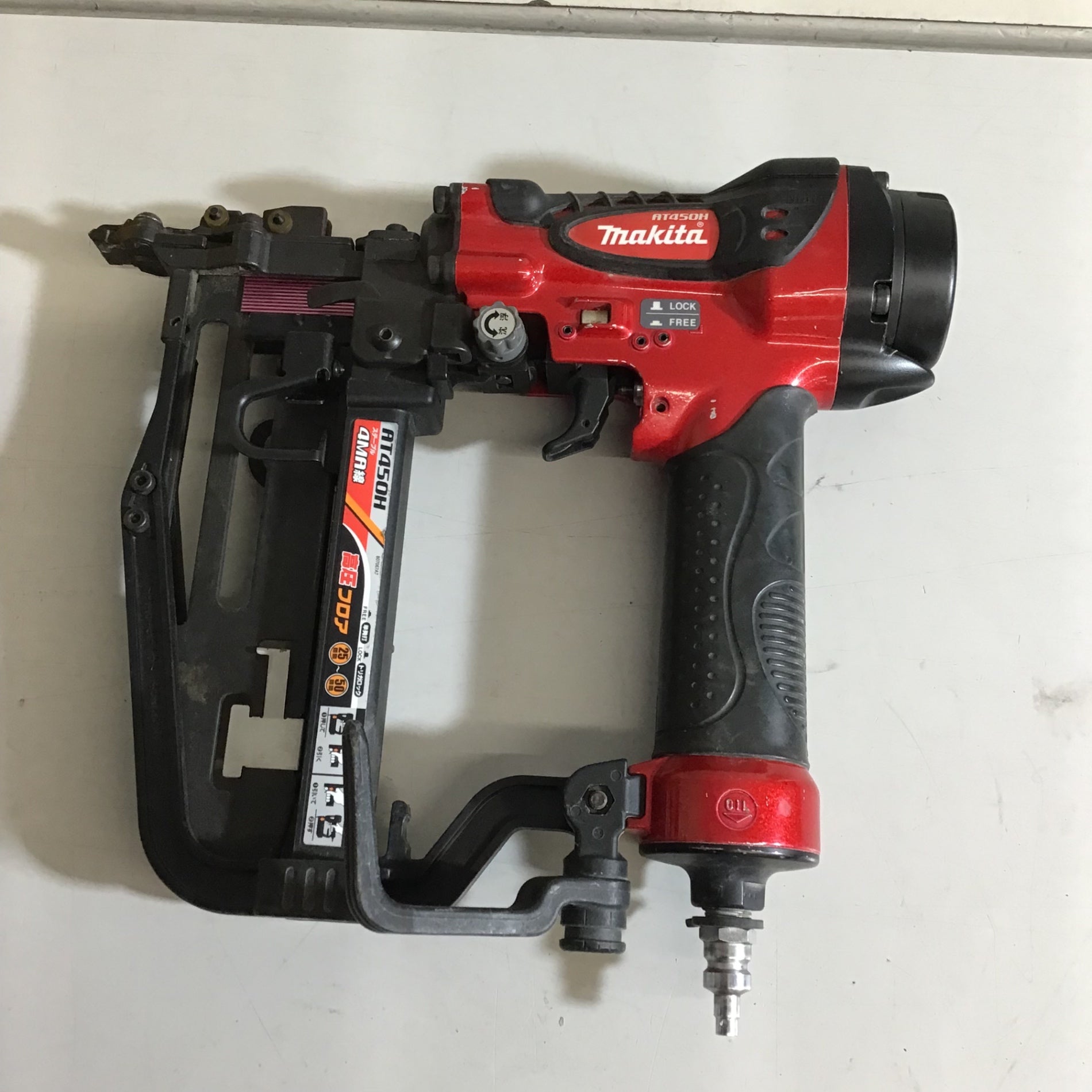 【中古】【店頭引取限定】MAKITA 高圧フロアタッカ AT450HA レッド ¥27,500 中古】【店頭引取限定】MAKITA 高圧フロアタッカ AT450HA レッド