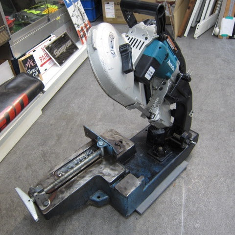 【店頭受取り限定】 マキタ(makita) ポータブルバンドソー モデル:2107FW【川崎店】