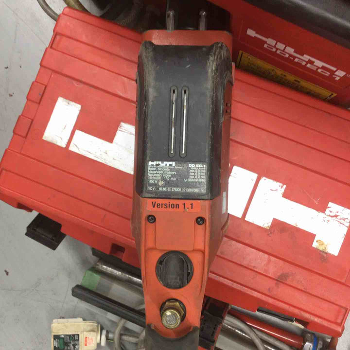 【中古品】◇ヒルティ(HILTI) コアドリル DDEC-1 HILTI ウォーターリサイクルユニット DD REC-1付き(通電のみ確認) 【戸田店】