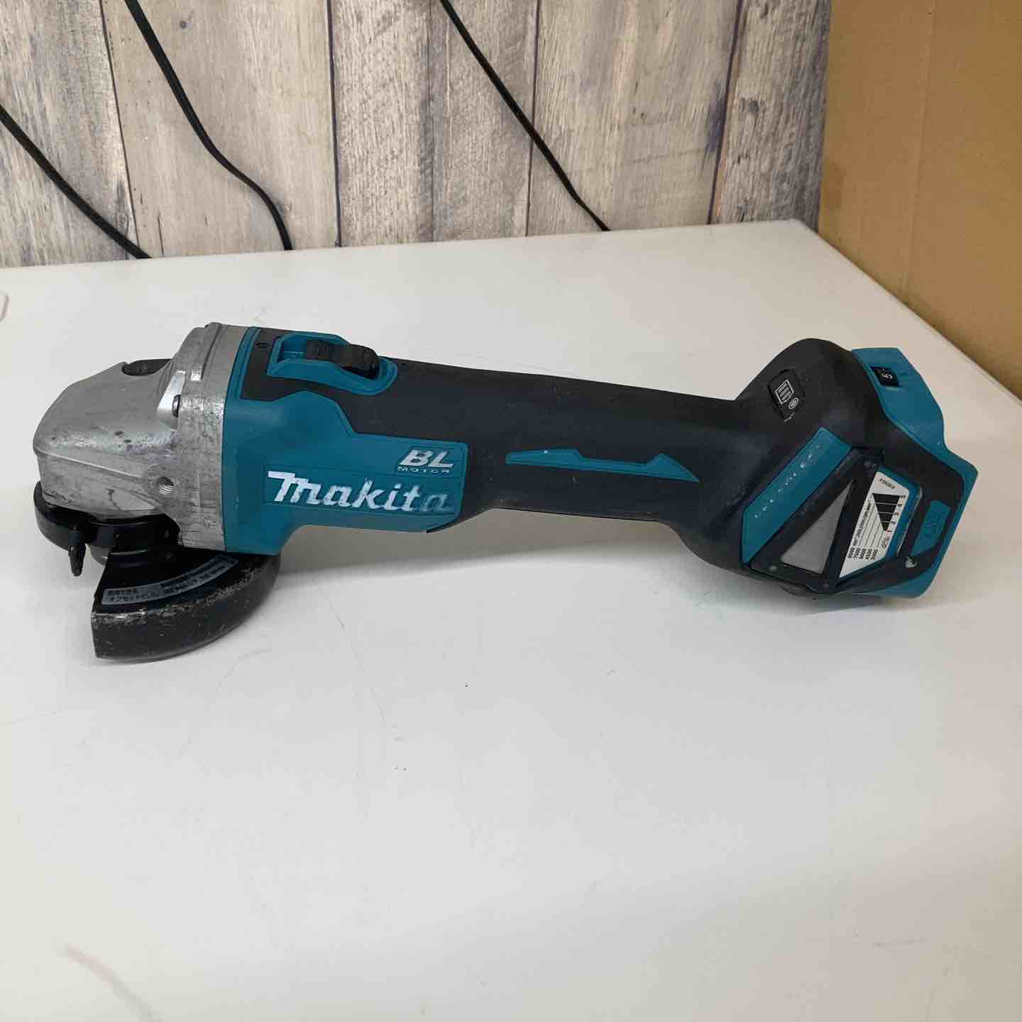 ☆マキタ(makita) 100mmコードレスディスクグラインダ GA412DZ 本体