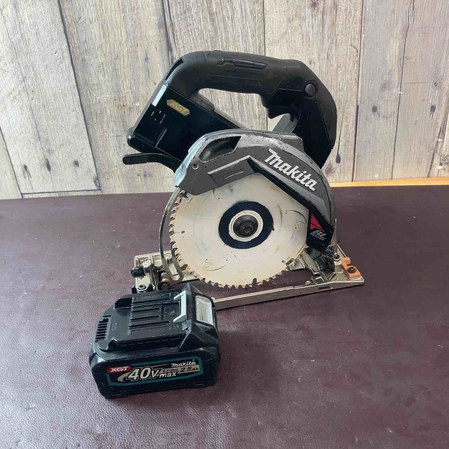 中古品】マキタ(makita) コードレス丸のこ HS001GZB 40V バッテリー1個 