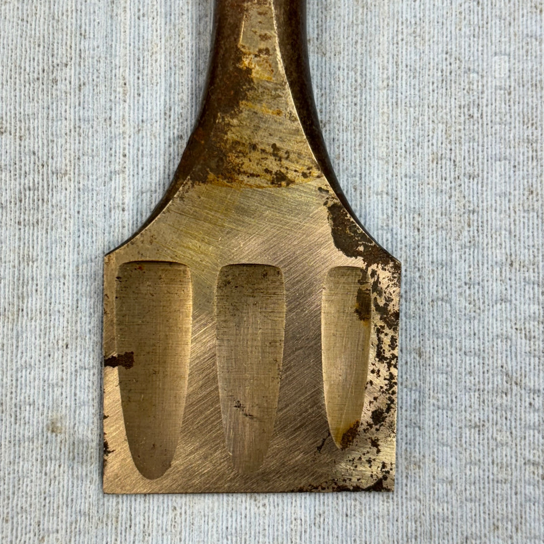 助丸 角のみ 鑿 刃幅:約47.45㎜ 三つ裏 錆多【柏店】