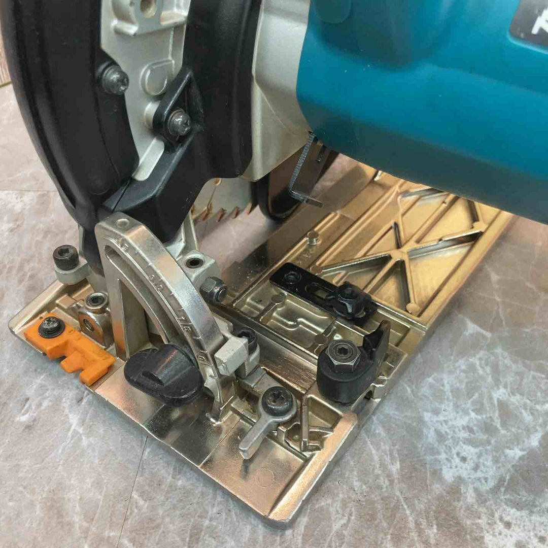 ◇マキタ(makita) 190mm電子造作精密丸ノコ 5817CBA【八潮店】