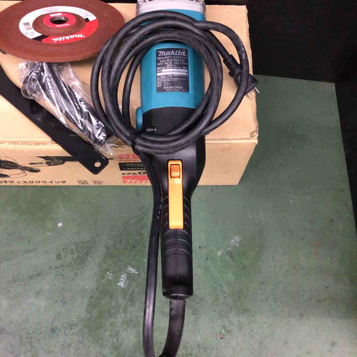 ☆マキタ(makita) 180mm電子ディスクグラインダ GA7011C【戸田店】