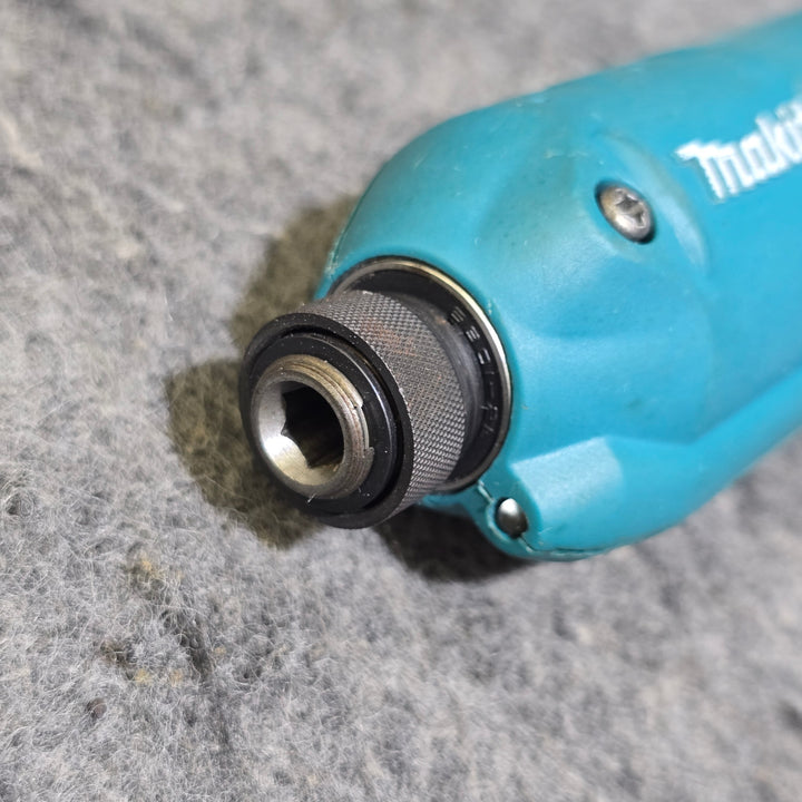 【中古品・ケース代替品】マキタ(makita)コードレスペンインパクトドライバ TD020DS【桶川店】