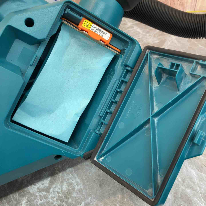 ◇マキタ(makita) コードレス掃除機(充電式クリーナー) CL121DSH【八潮店】