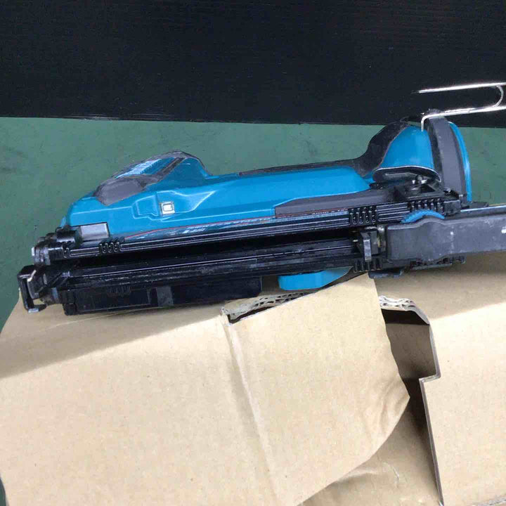 ★マキタ(makita) コードレスタッカー ST421DZ 本体のみ【戸田店】