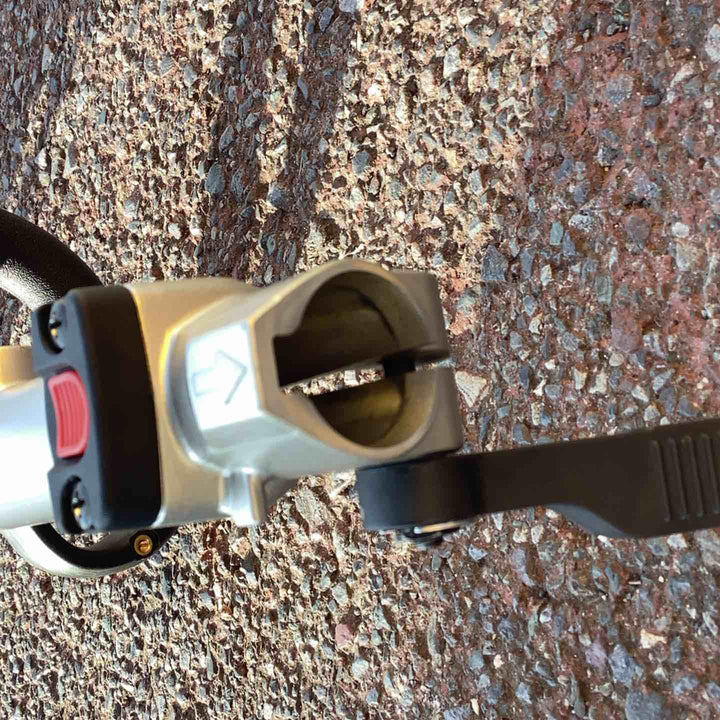 ◇マキタ(makita) コードレススプリット草刈機  MUX60DZ【越谷店】