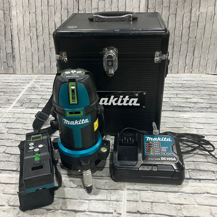 〇マキタ(Makita) 充電式屋内外兼用追尾グリーンレーザー墨出し器 フルライン 10.8V バッテリ・充電器付属! SK507GD【川口店】