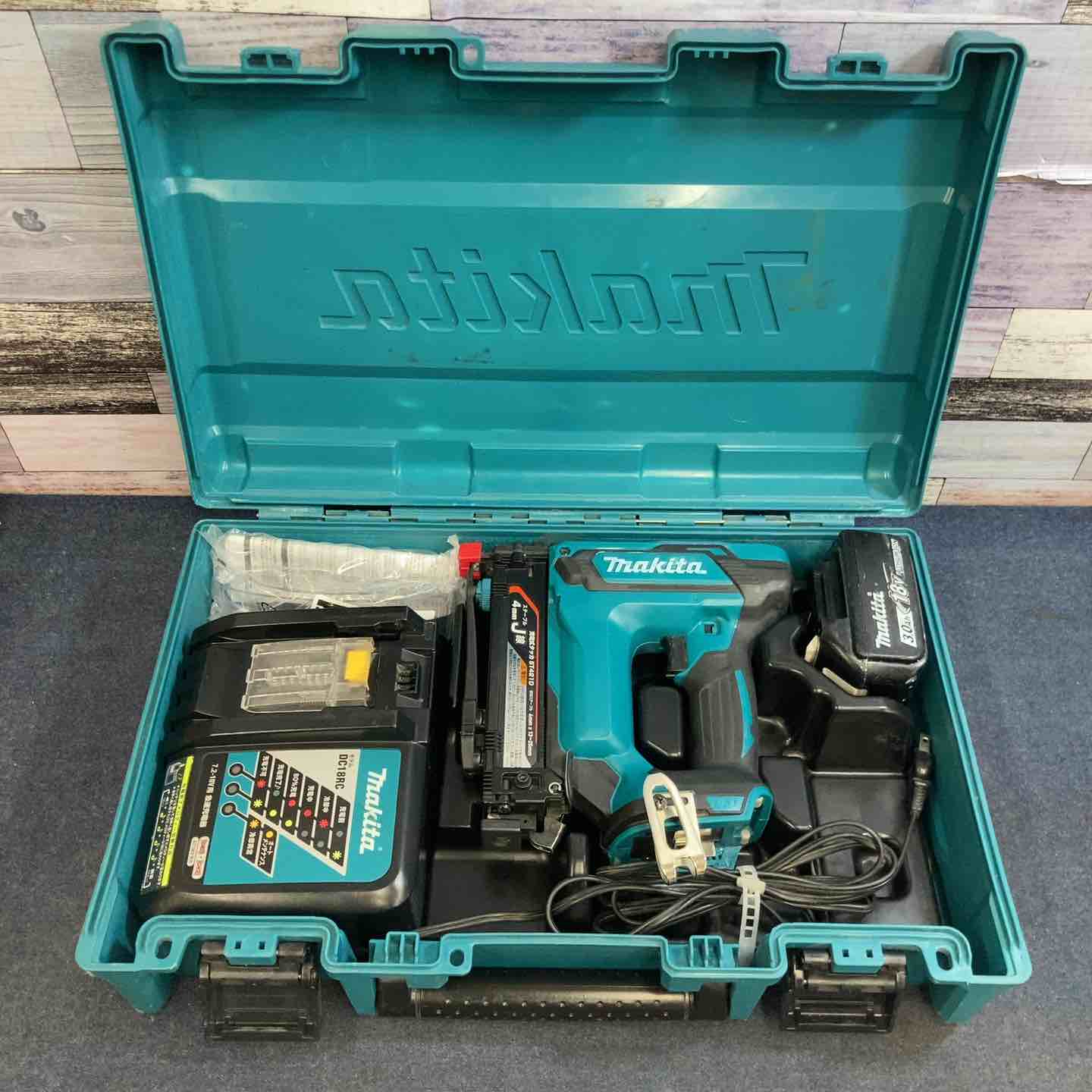 ★マキタ(makita) コードレスタッカ ST421DRG【八潮店】 ☆マキタ(makita) コードレスタッカ ST421DRG【八潮店】 – アクト