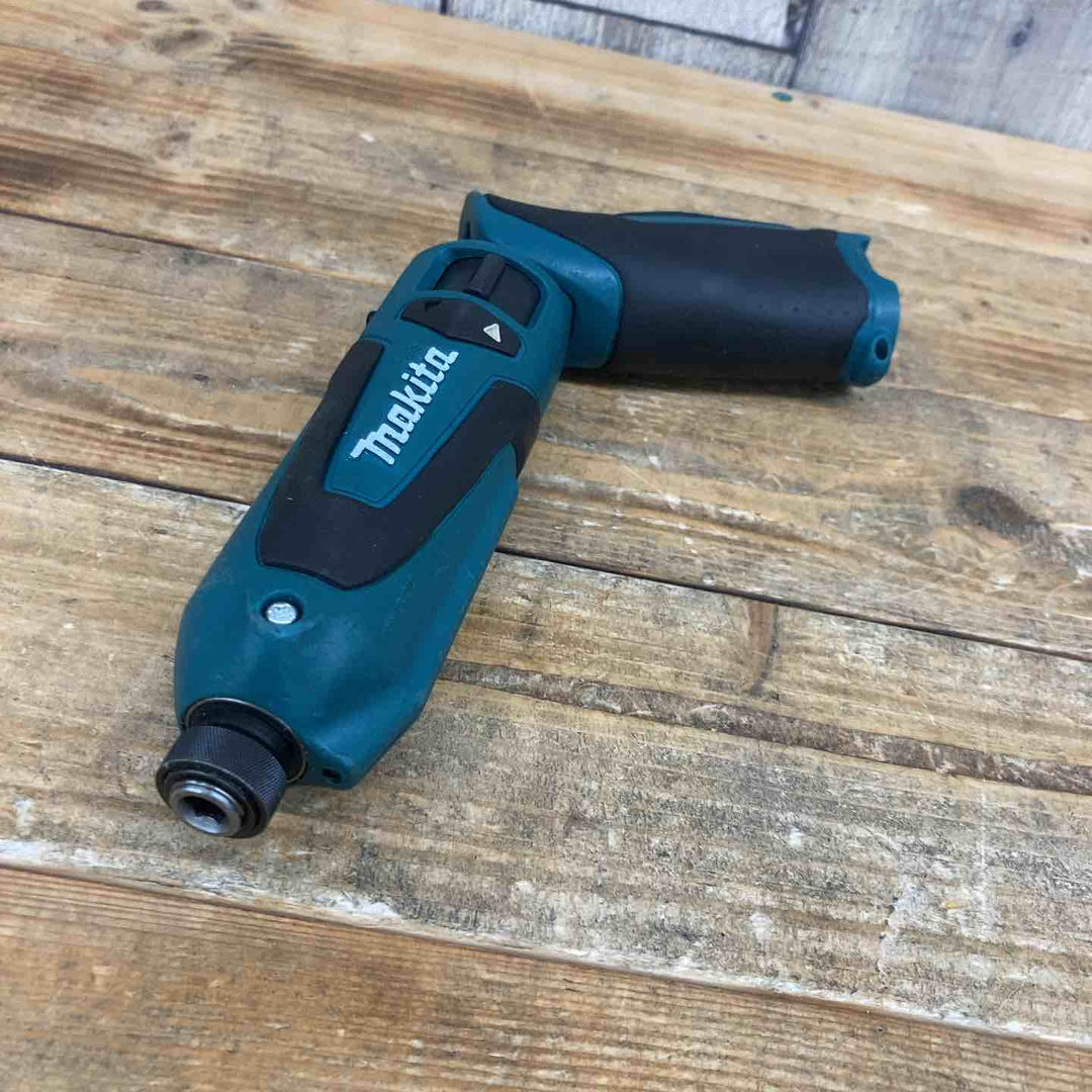 ☆マキタ(makita) コードレスペンインパクトドライバー TD021DZ【東大和店】