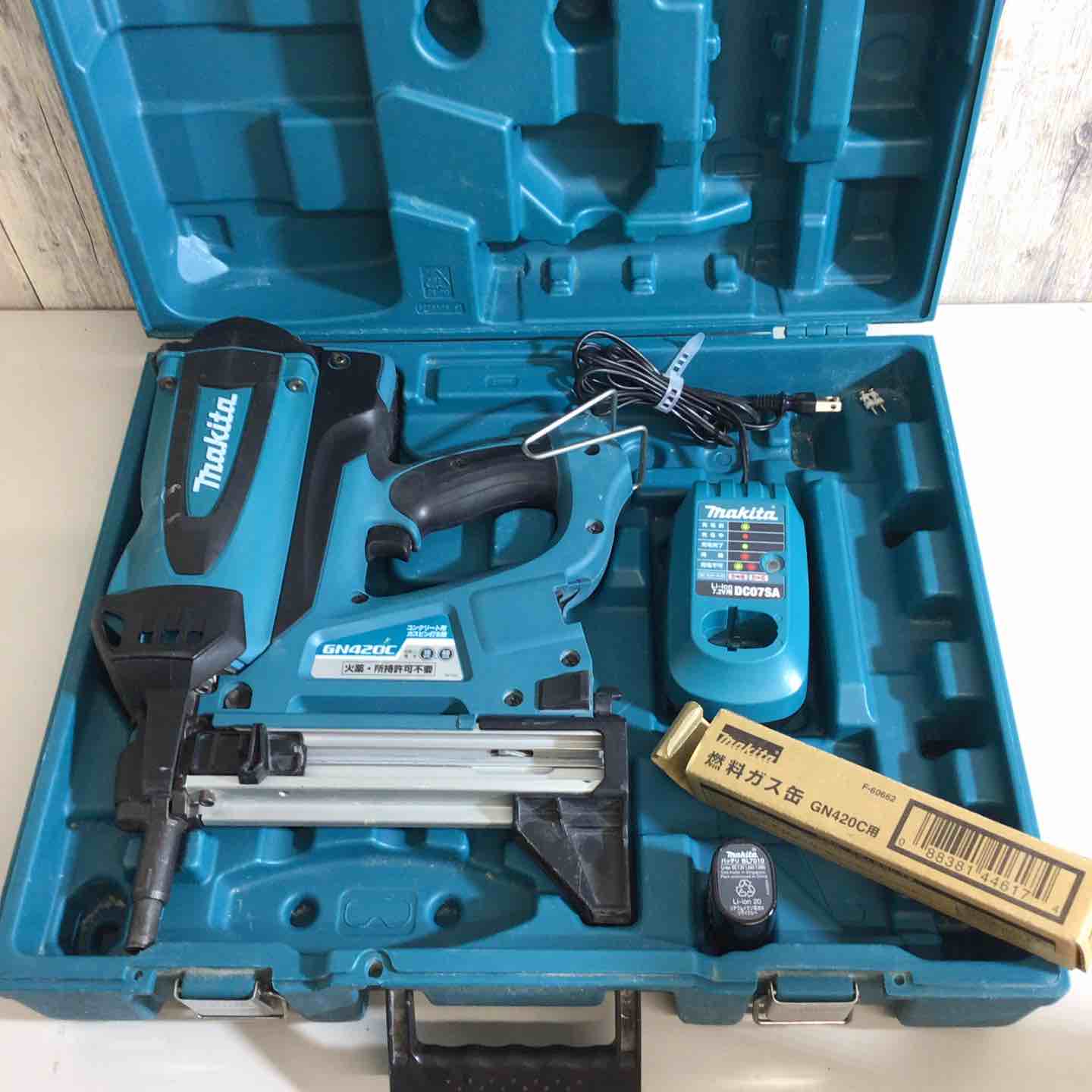 ☆マキタ(makita) コードレスコンクリート用ガスピン打ち機
