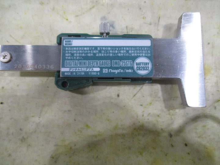▼新潟精機 デジタルミニデプスゲージ DMD-25STG【川口店】