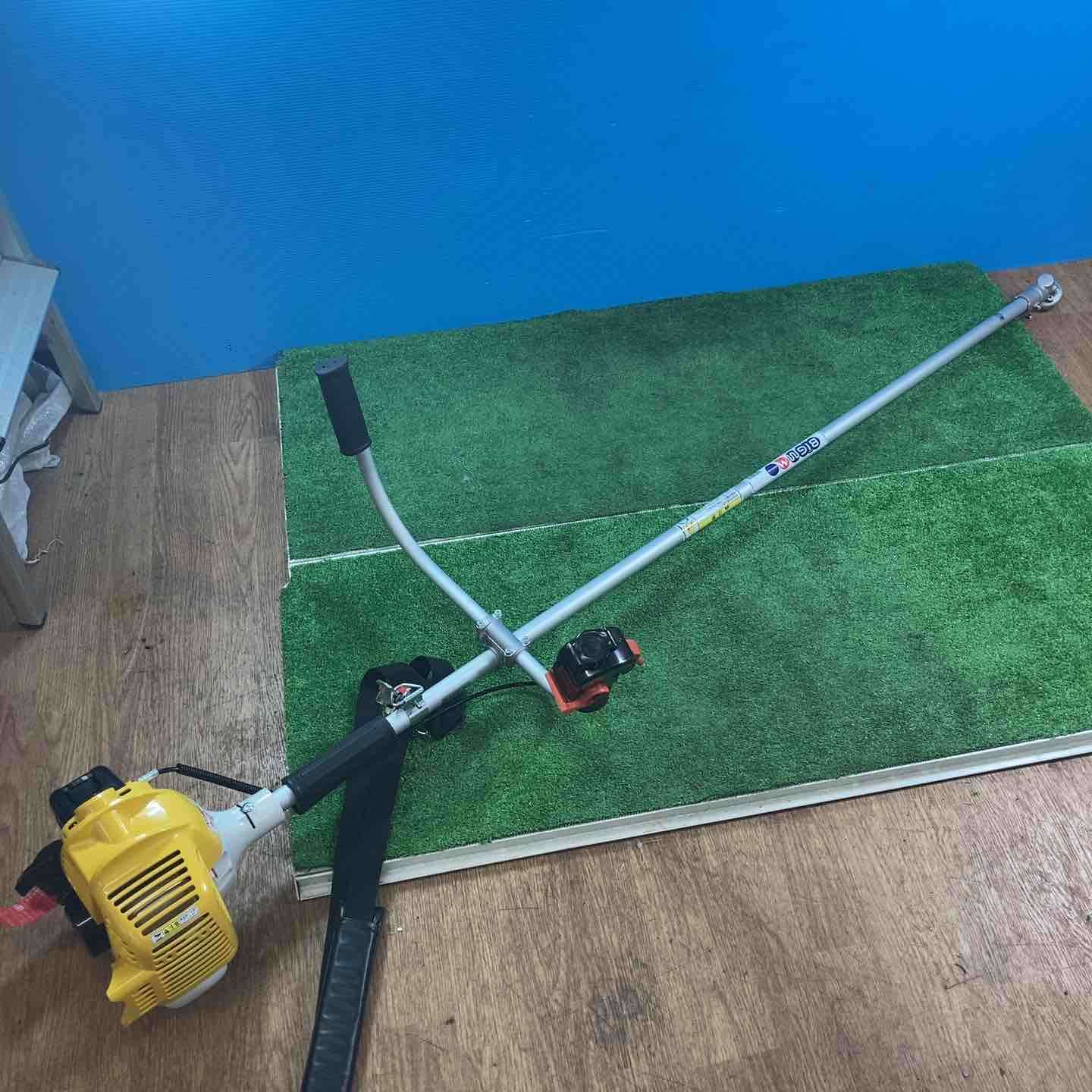 丸山製作所 BIGM エンジン刈払機（草刈機）BC260T 付属品・保護具多数セット 動作確認済【こちらは店舗です。浜村鹿野温泉ICから3分 買取本舗 宮本リサイクル 営業時間9～19時 定休日水曜のみ←連絡できませんm(_ _)m】 楽天市場】丸山製作所 BIG-M ＜ エンジン刈払機 草刈り機 BC260T