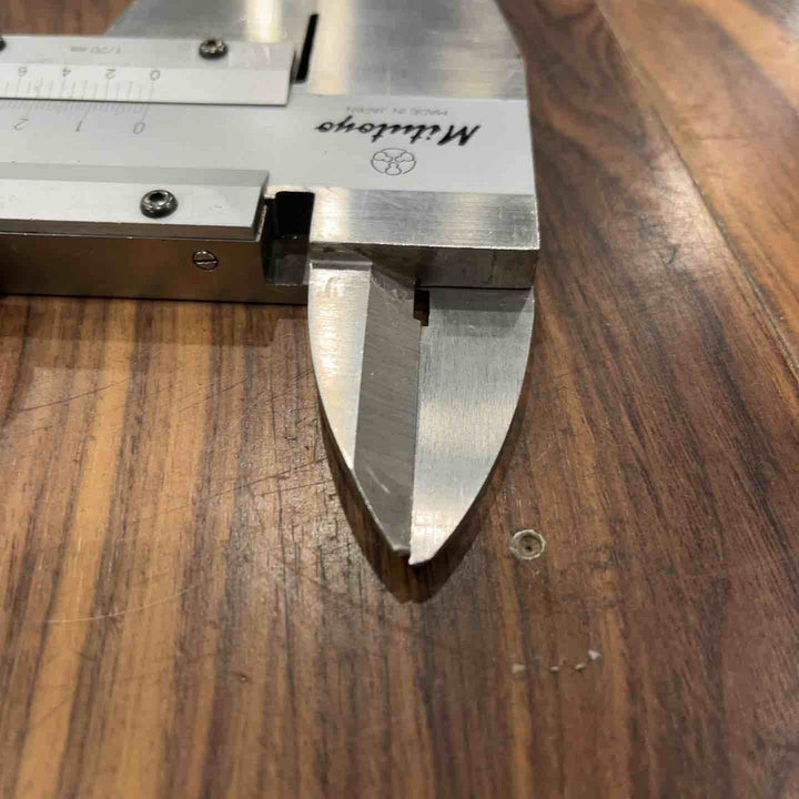 ミツトヨ ノギス 1000mm 1m 内側用測定面(クチバシ)に欠けあります【川口店】