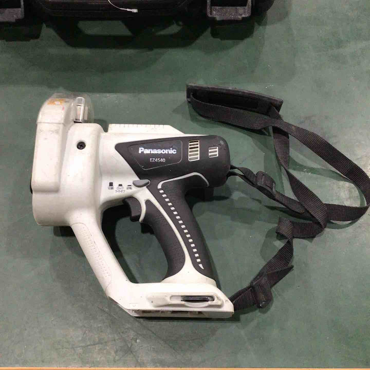 ★パナソニック(Panasonic) コードレス全ネジカッター14.4V EZ4540LS2S-B【川口店】